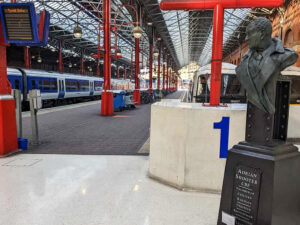 adrian shooter bronze bust at marylebone station london